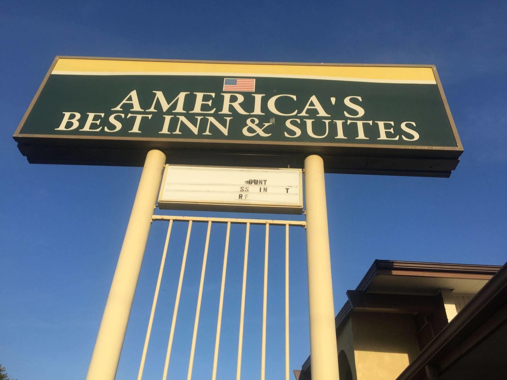 Americas Best Inn & Suites Urbana Екстериор снимка